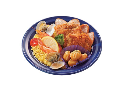 パエリアとチキンが楽しめるプレート